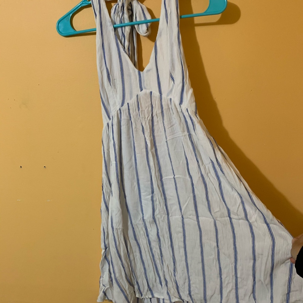 Flowy & elegant white and blue striped sundress